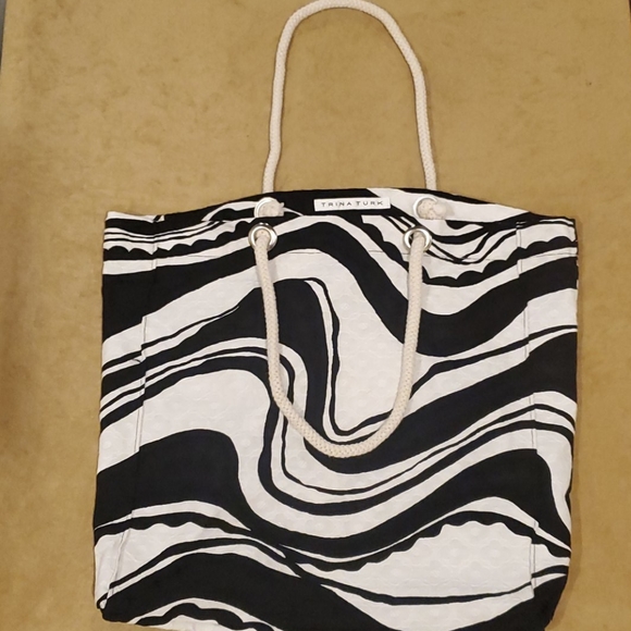 TRINA TURK  Classic Black And White Tote Bag - Picture 1 of 5